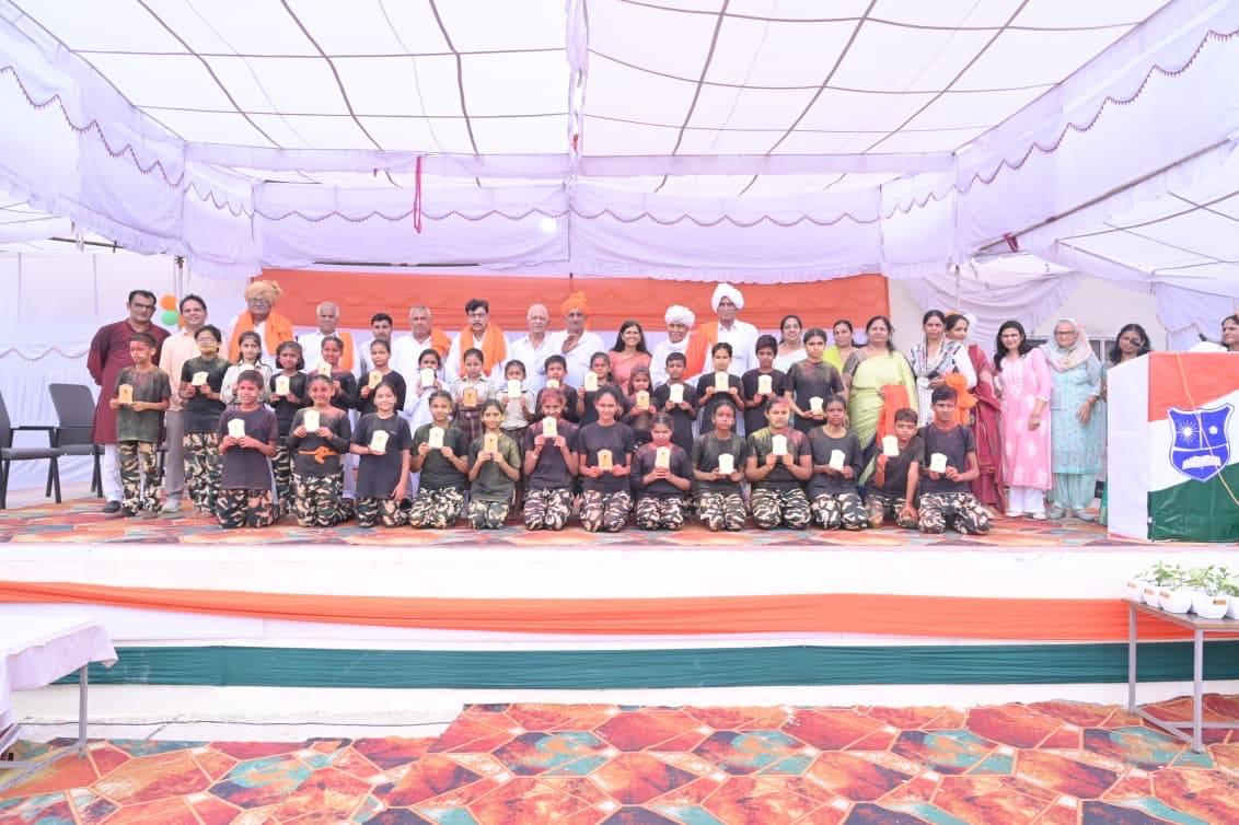 Students, staff and school activities at Gyankiran Public School — photo 14